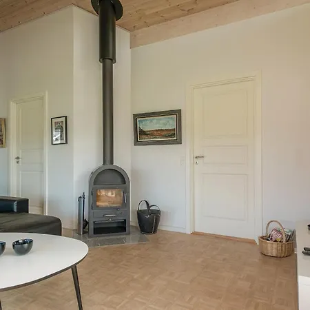 Semesterbostad Beach Front Home In Storvorde With Sauna *