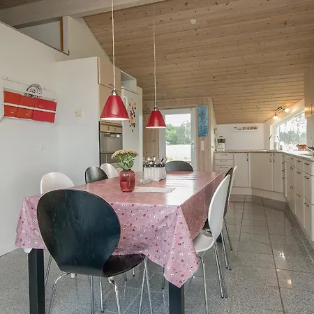 Semesterbostad Beach Front Home In Storvorde With Sauna Storvorde