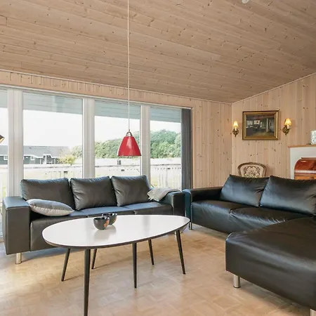 Semesterbostad Beach Front Home In Storvorde With Sauna
