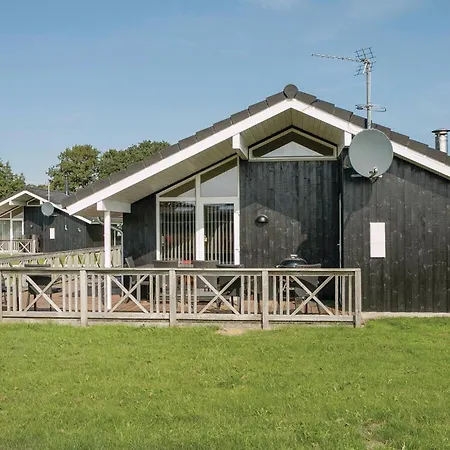 Beach Front Home In Storvorde With Sauna Semesterbostad Storvorde